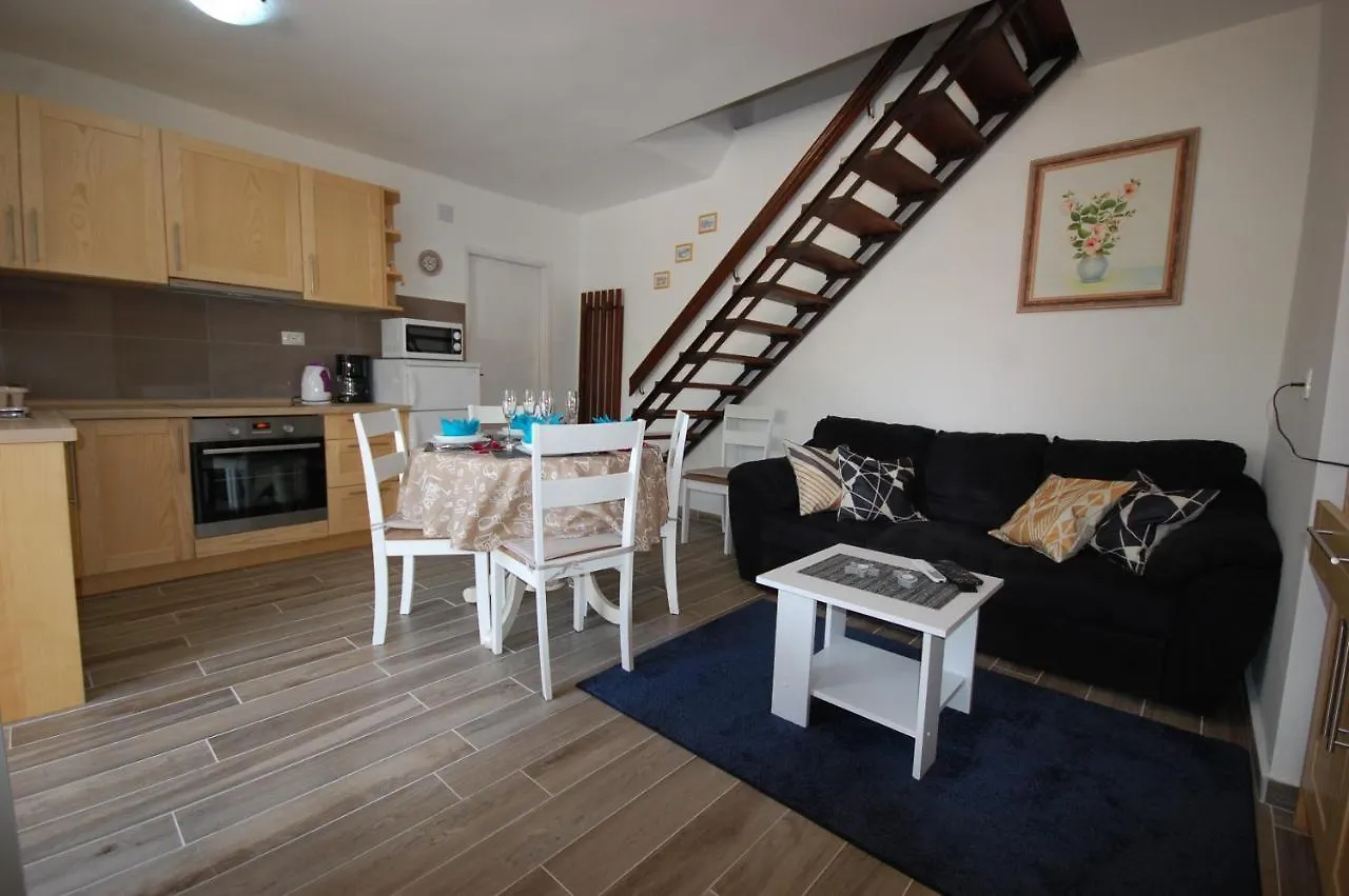 Villa Semi Detached House Darinka By El-Pi Tours Bajcici 0*,  Croacia
